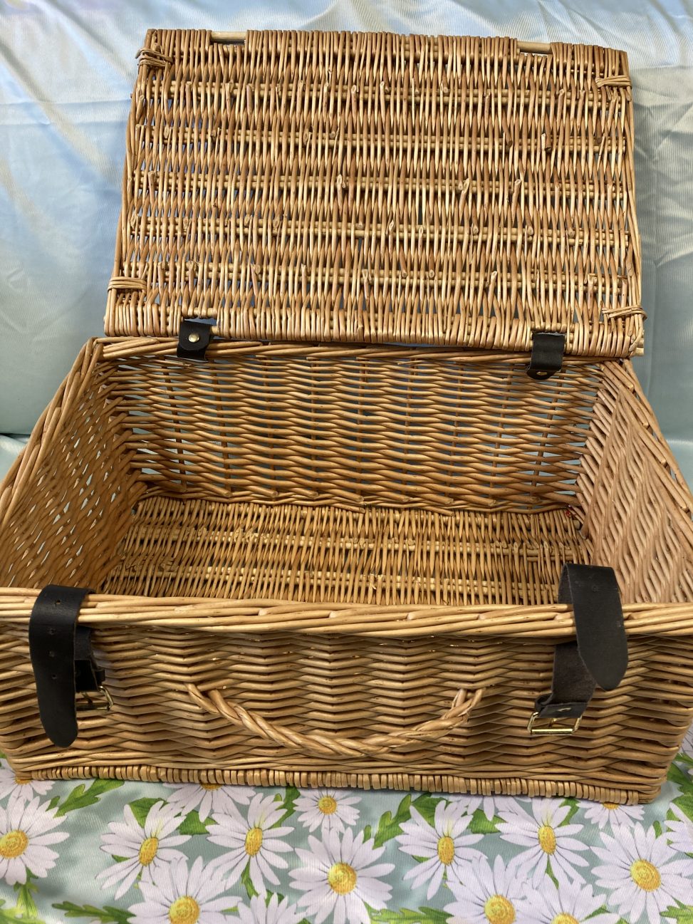 Wicker picnic hamper available for hire in Southampton, Hampshire
