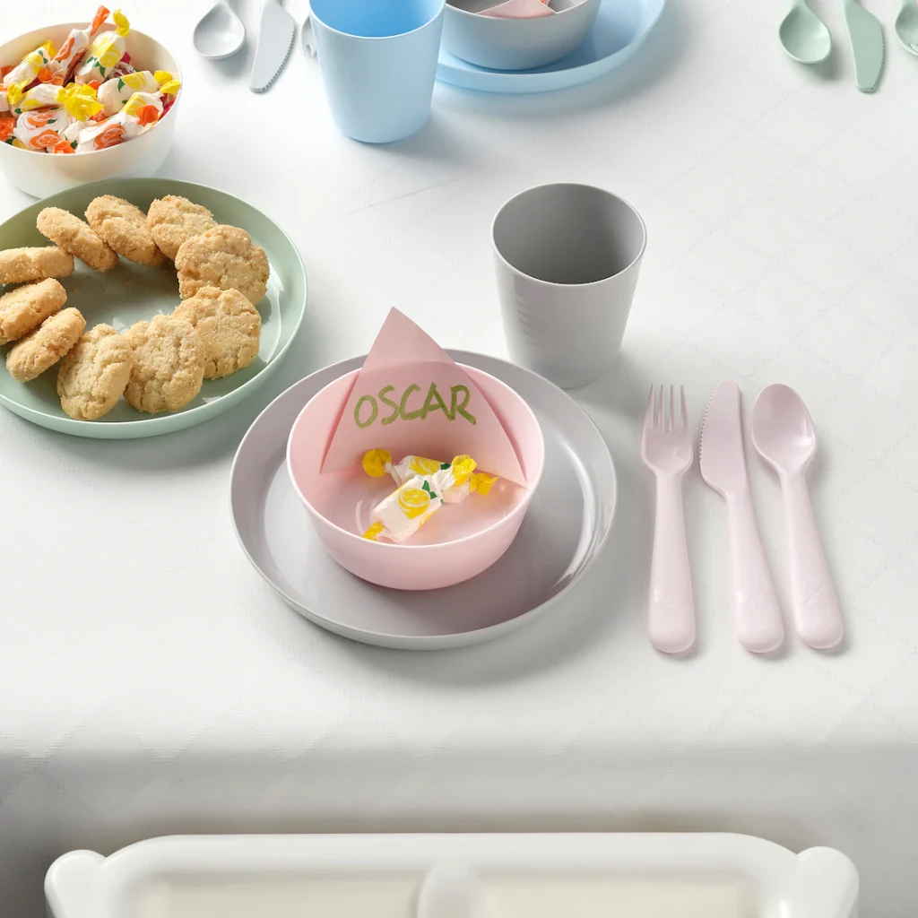 Plastic reusable tableware for hire for parties for small children in Southampton, Hampshire